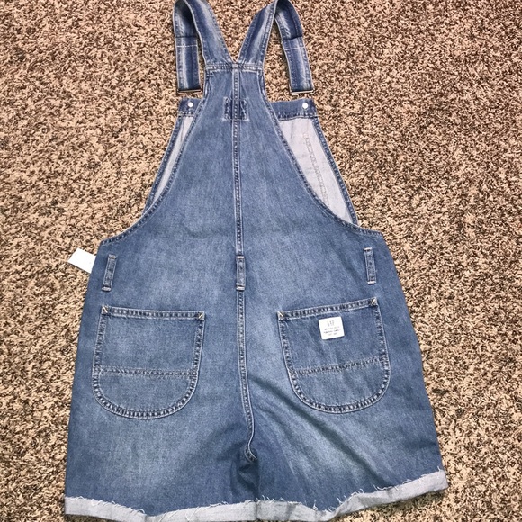 GAP Baggy Woman’s Short Overalls Light Wash in Size Medium | NWT! - Picture 5 of 10